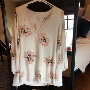 NWT white floral, flowy blouse/tunic